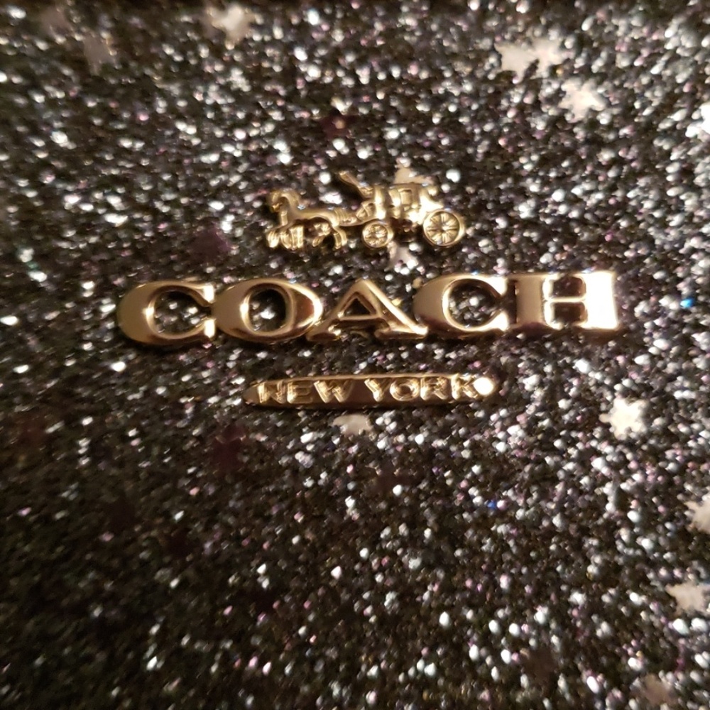 Very pretty Coach wristlet wallet - Picture 2 of 5